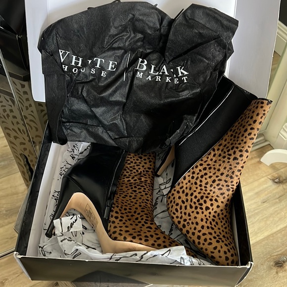 🛑 1 hour sale. WHBM, leopard booties, with dust bag, worn once - Picture 3 of 10